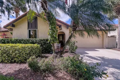 2309 SW Bobalink Court 1