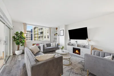4400 Hillcrest Drive #719c 1