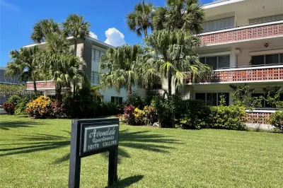 10170 Collins Ave #10 1