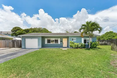 301 SE 3rd Street 1