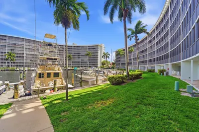 1427 E Hillsboro Boulevard #123 1