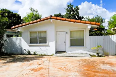 2335 NW 55th St 1