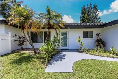 1110 S 14th Ave 1