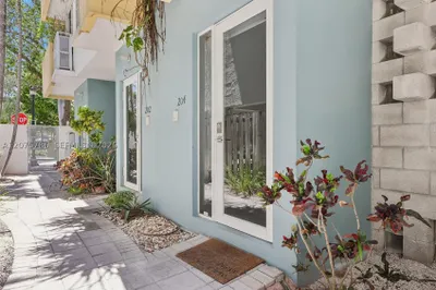 204 Washington Ave #13 1