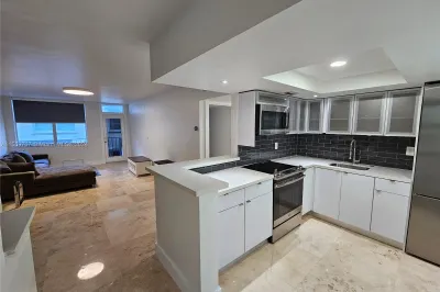 910 Jefferson Ave #2C 1
