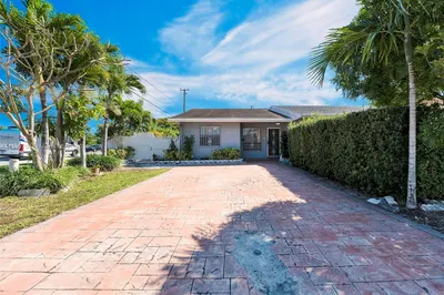 2401 SW 102nd Ave 1