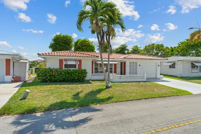 4915 NW 51st Avenue Nw 1