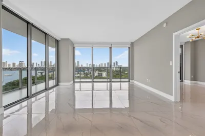 16385 Biscayne Blvd #1215 1
