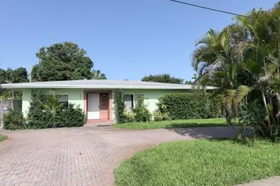 3612 S Seacrest Boulevard 1