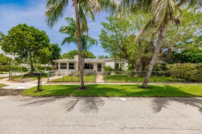 637 Troy Boulevard 1