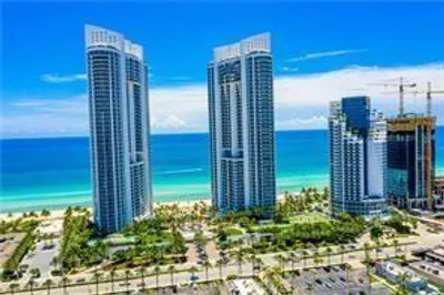 18101 Collins Ave #1604 1