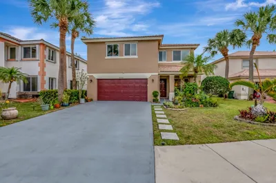 Welcome home to this 4/3 with almost 3,000SF of li