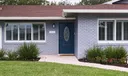 304 Circle W Photo