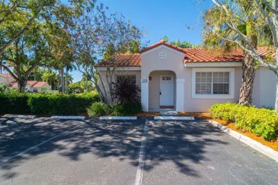 1579 Springside Drive 1