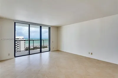 1800 Collins Ave #19F 1