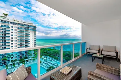 2301 Collins Ave #1115 1