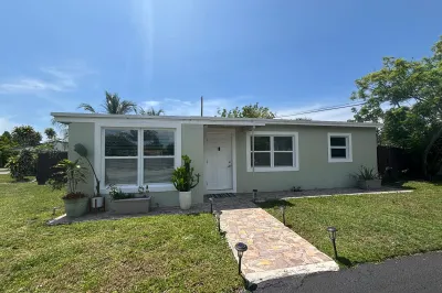 2480 NE 13th Terrace 1