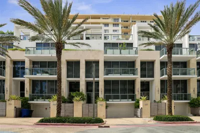 9501 Collins Ave #3 1