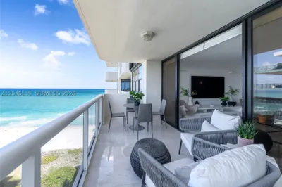5757 Collins Ave #2207 1