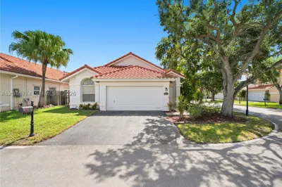 2810 NW 70th Ave 1