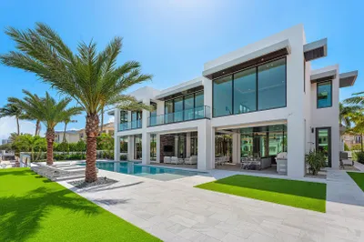 169 W Coconut Palm Road 1