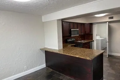 103 NE 28th Street 1