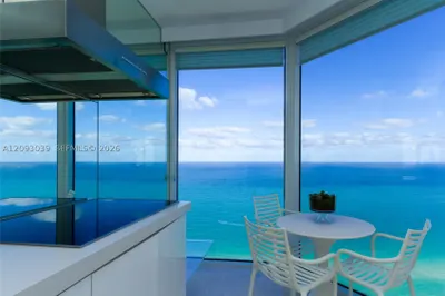 4775 Collins Ave #3203 1