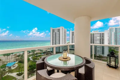 1850 S Ocean Dr #1105 1