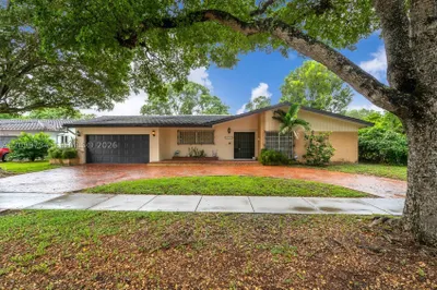 7200 S Miami Lakeway S 1