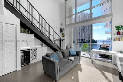 300 S BISCAYNE BLVD #L-410 1