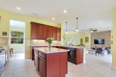8185 Fiera Ridge Dr 1