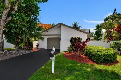 820 NW 21st Way #820 1