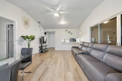 5550 S Lakewood Cir S #b 1