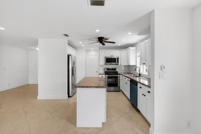 6038 Lasalle Road 1