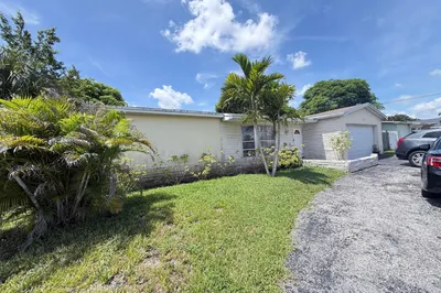 3132 NW 39th Court 1