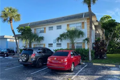 1001 NW 45th Street ##7 1