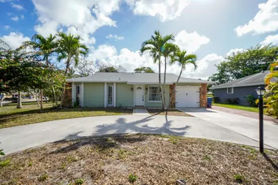 120 W Swan Pkwy W 1