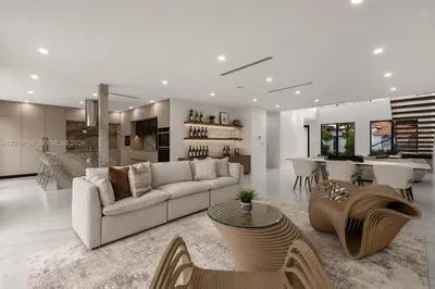 2265 SW 4 St 1