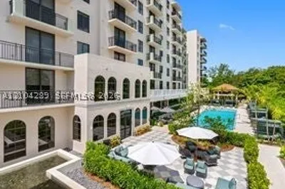 200 NE 12th Ave #2E 1