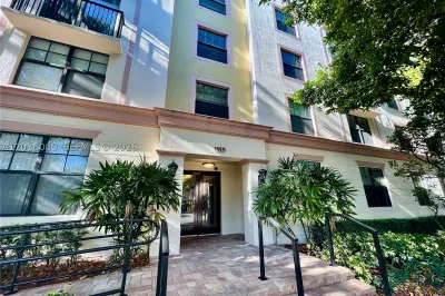 1919 Van Buren St #818A 1
