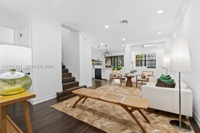 124 W Riverwalk Cir W 1