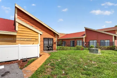 2422 NW 55th Ter 1