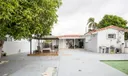 188 E 59th St Photo