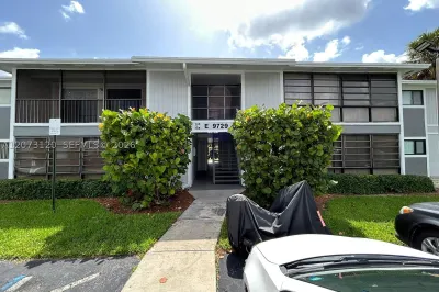 9729 Hammocks Blvd #105E 1