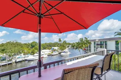 Spectacular River View from Balcony!