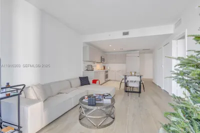 55 SW 9th St #2610 1