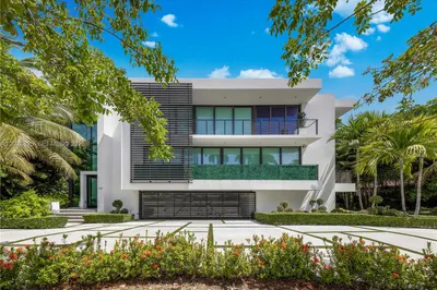 420 N Hibiscus Dr 1