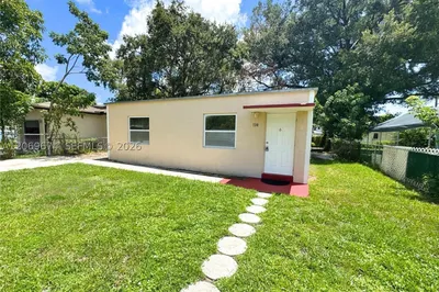 730 NW 15th Ter 1