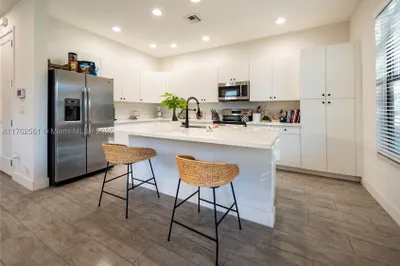 111 NW 209th Trl #111 1