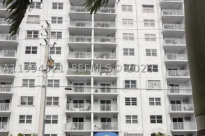 200 S Birch Rd #211 1